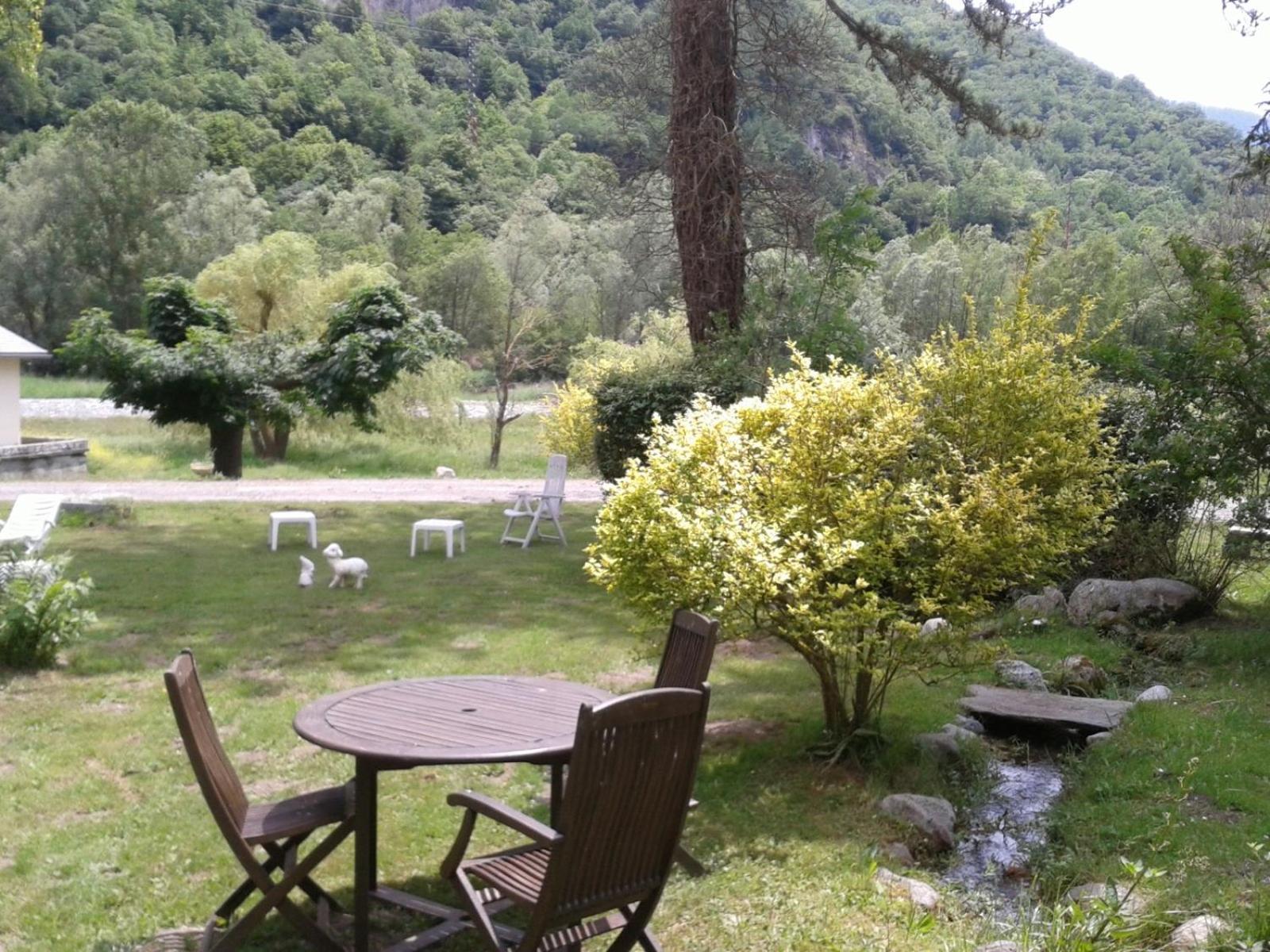 Hotel Du Val D'Aure Cadéac Exteriör bild