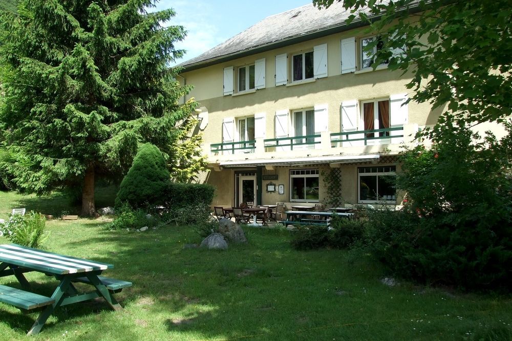 Hotel Du Val D'Aure Cadéac Exteriör bild