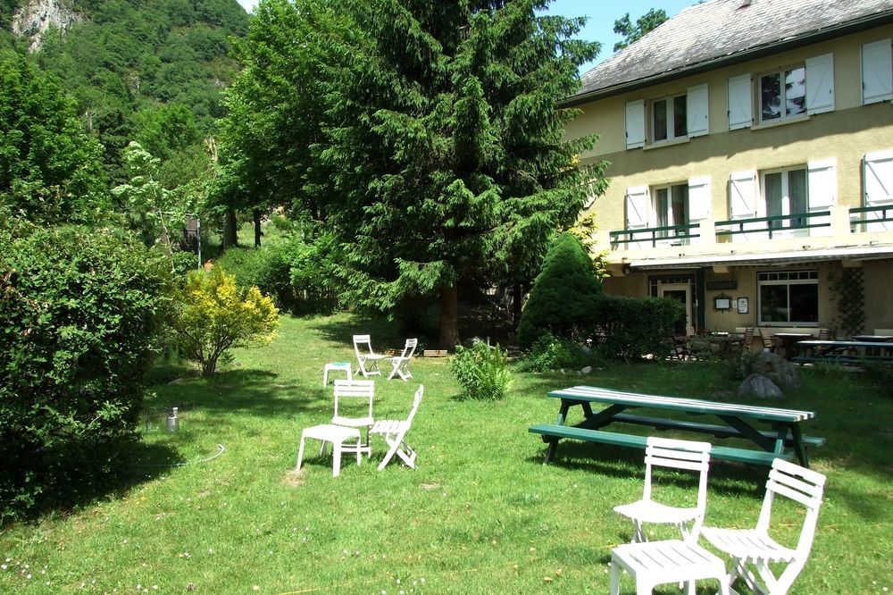 Hotel Du Val D'Aure Cadéac Exteriör bild
