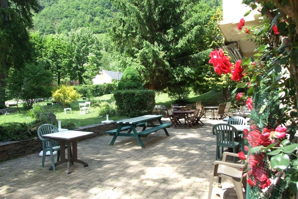 Hotel Du Val D'Aure Cadéac Exteriör bild