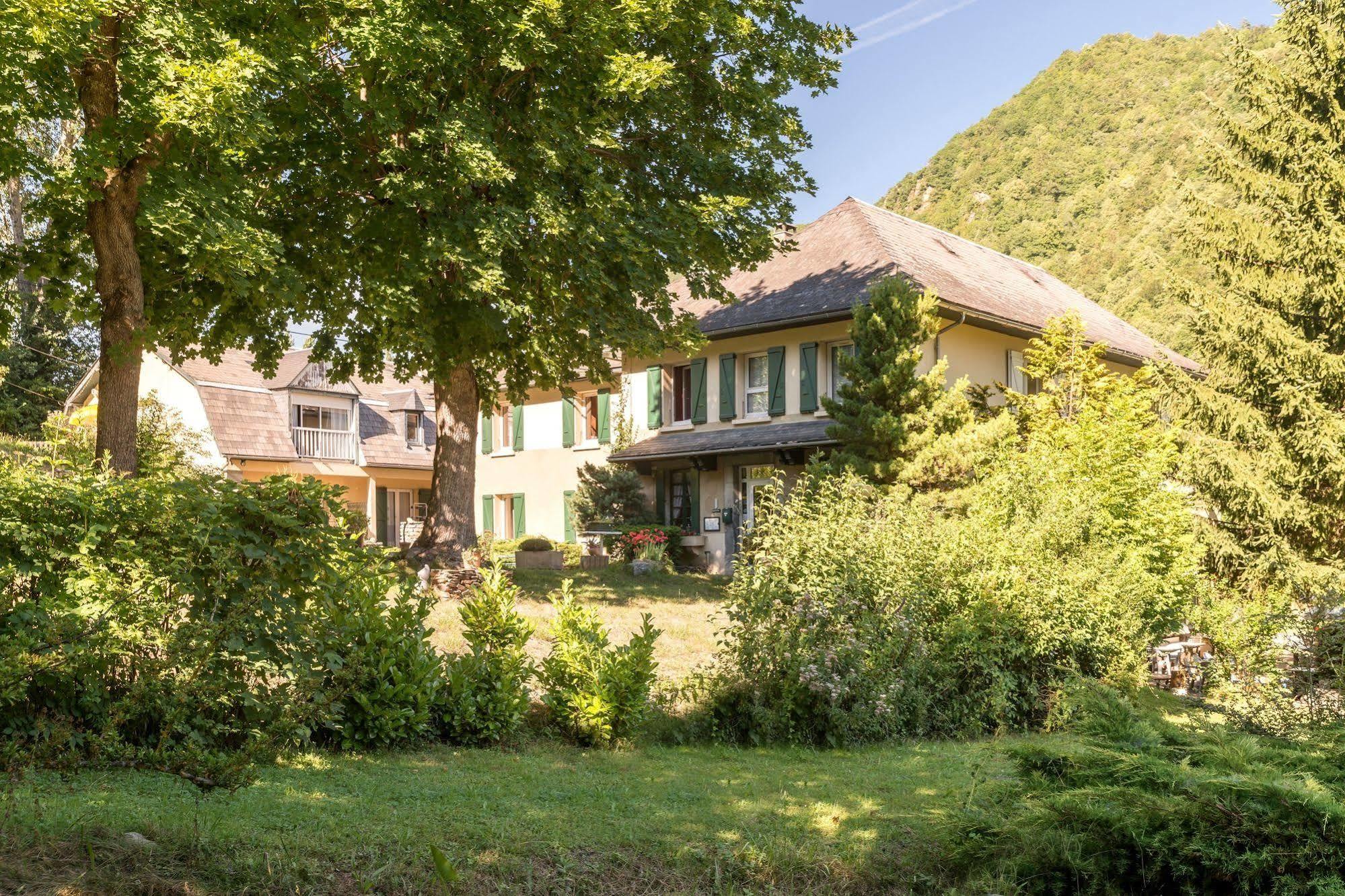 Hotel Du Val D'Aure Cadéac Exteriör bild