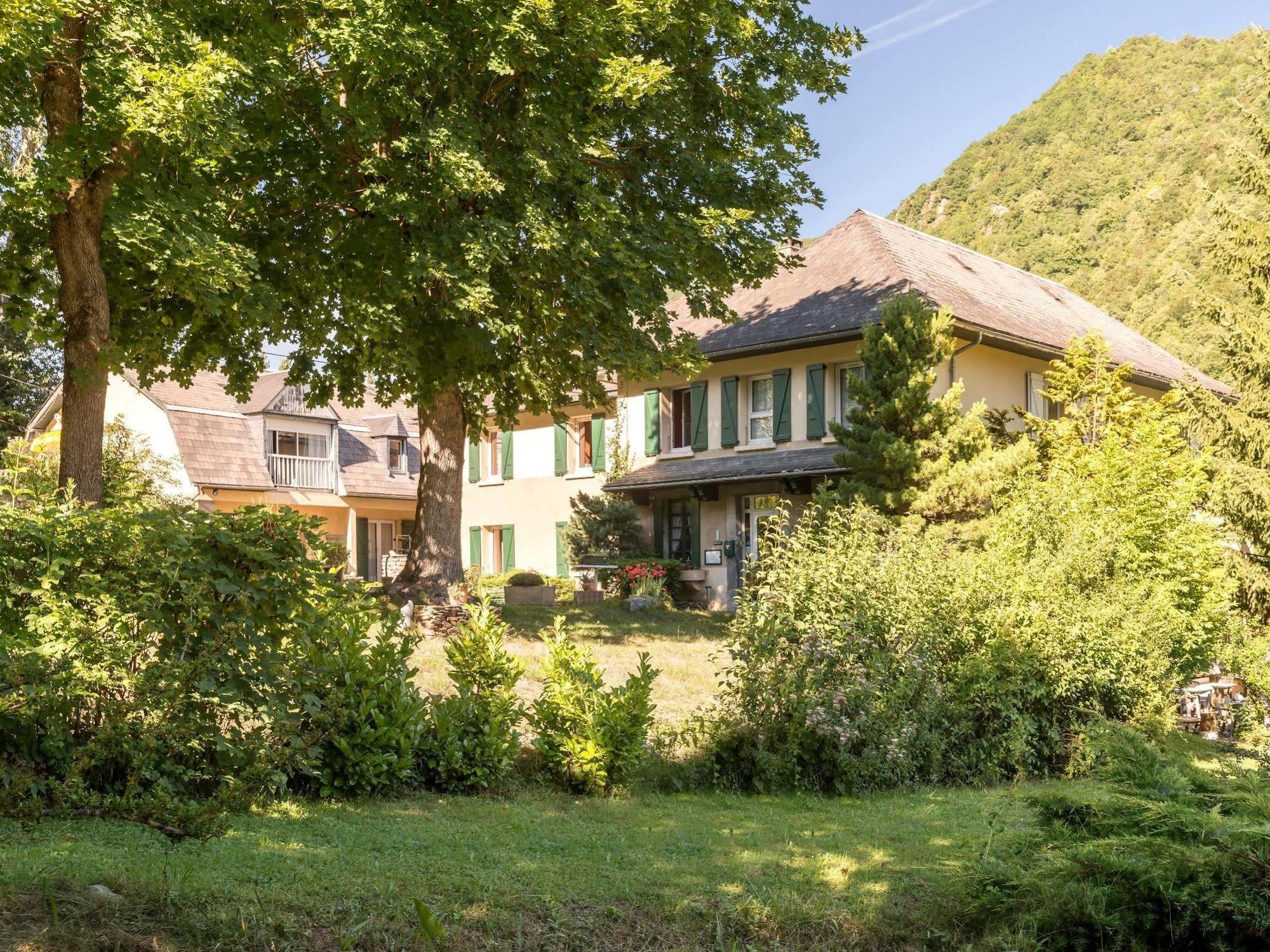 Hotel Du Val D'Aure Cadéac Exteriör bild